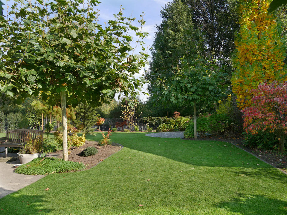 geschwungene organische Beetformen, Pflasterung, Gartenbau, Gartenplanung, Wesel