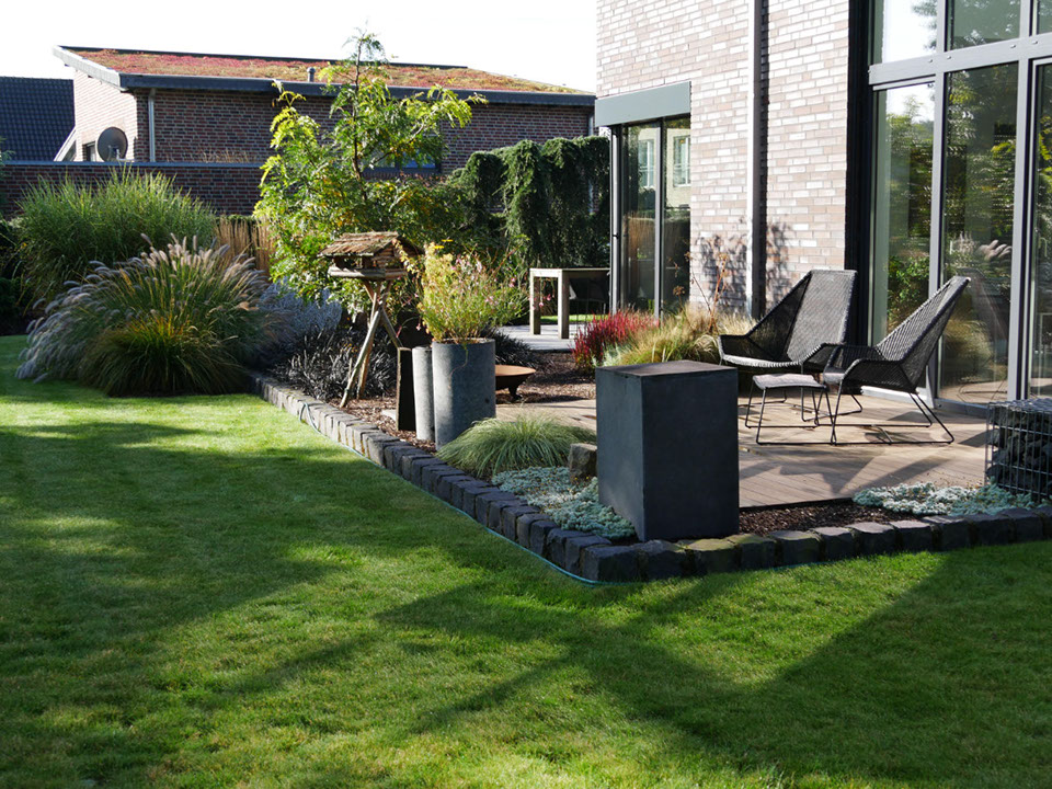 Holzdeck, Beete, Beetgestaltung, Loungeterrasse, Gartendesign, Gartengestaltung, Gartenbau, Wesel, Gilhaus